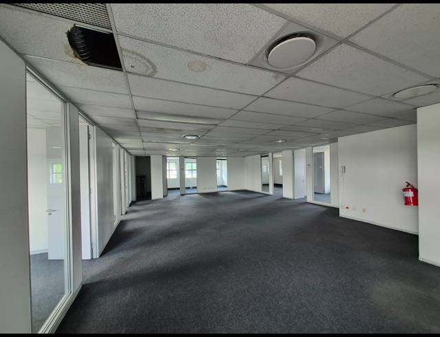 280M² OFFICE TO LET IN HYDE PARK